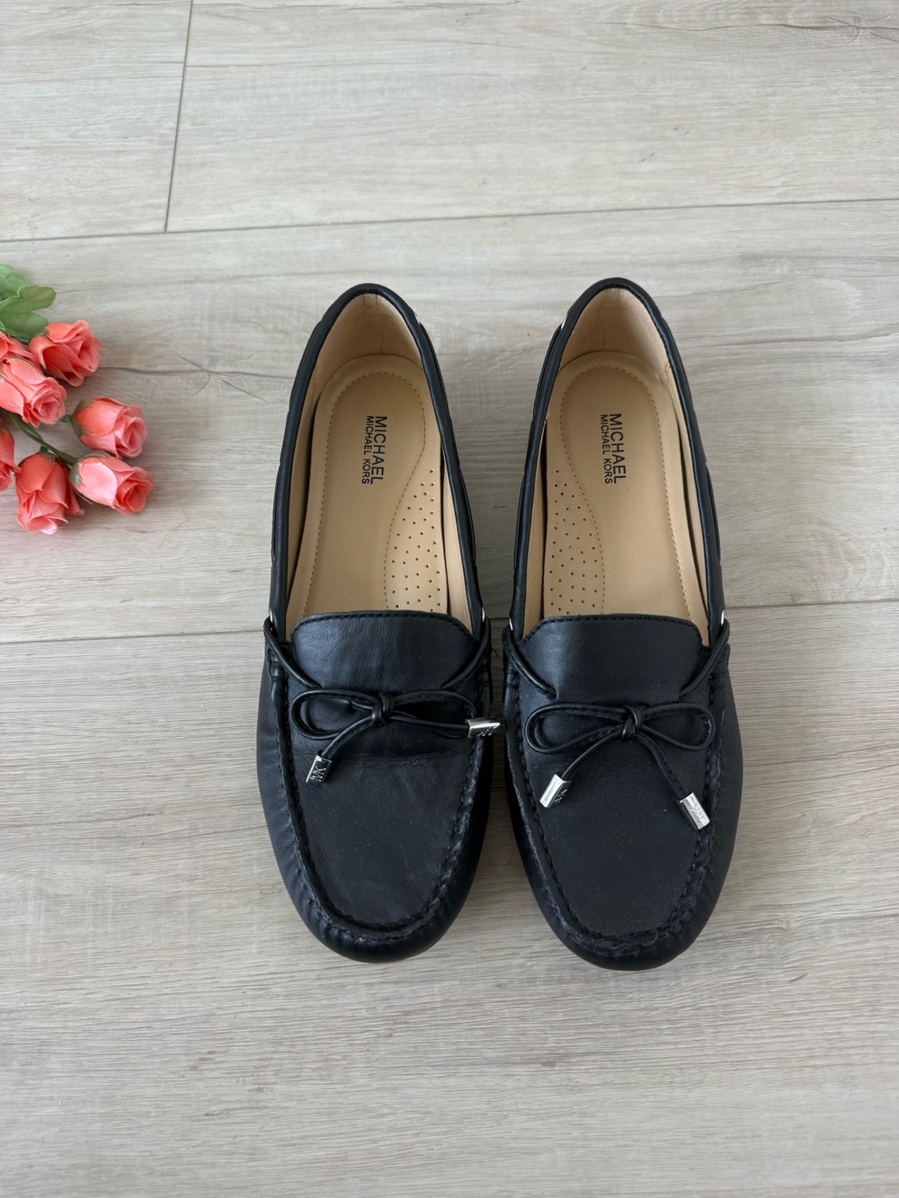 Michael Kors Sutton Moccasin
Driver Flat Shoes MK Signature
Black Size 8